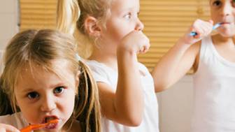 Zahnpflege: Warum sie bereits im Kindesalter wichtig ist
