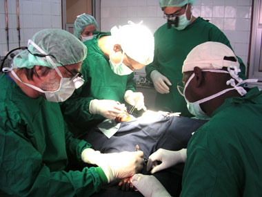 Plastische Chirurgie - Schönheits-Op im Niger - Noma
